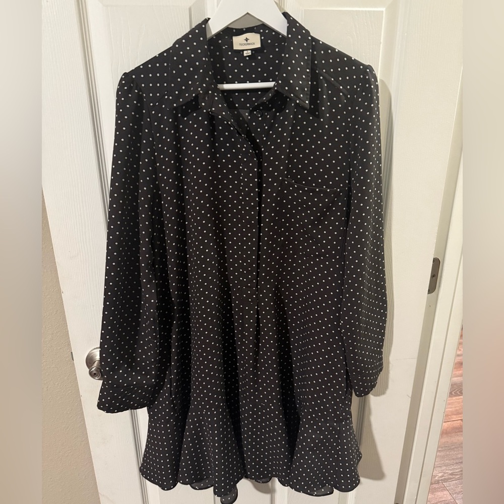 Women’s Tuckernuck Brown Collared Dress with White Polka Dots! Size: Large!